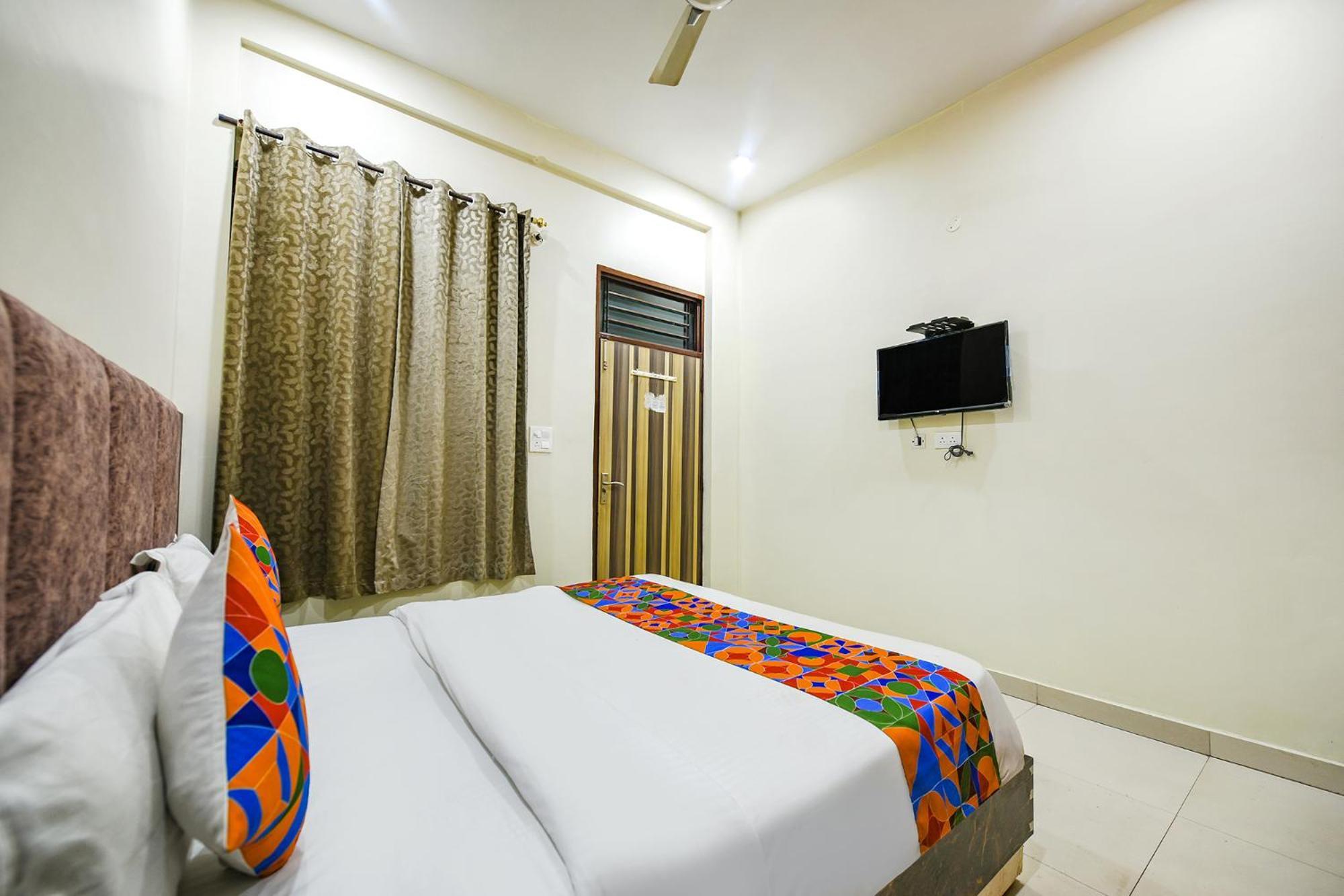 Fabexpress Galaxy Hotel Nayagaon Luaran gambar